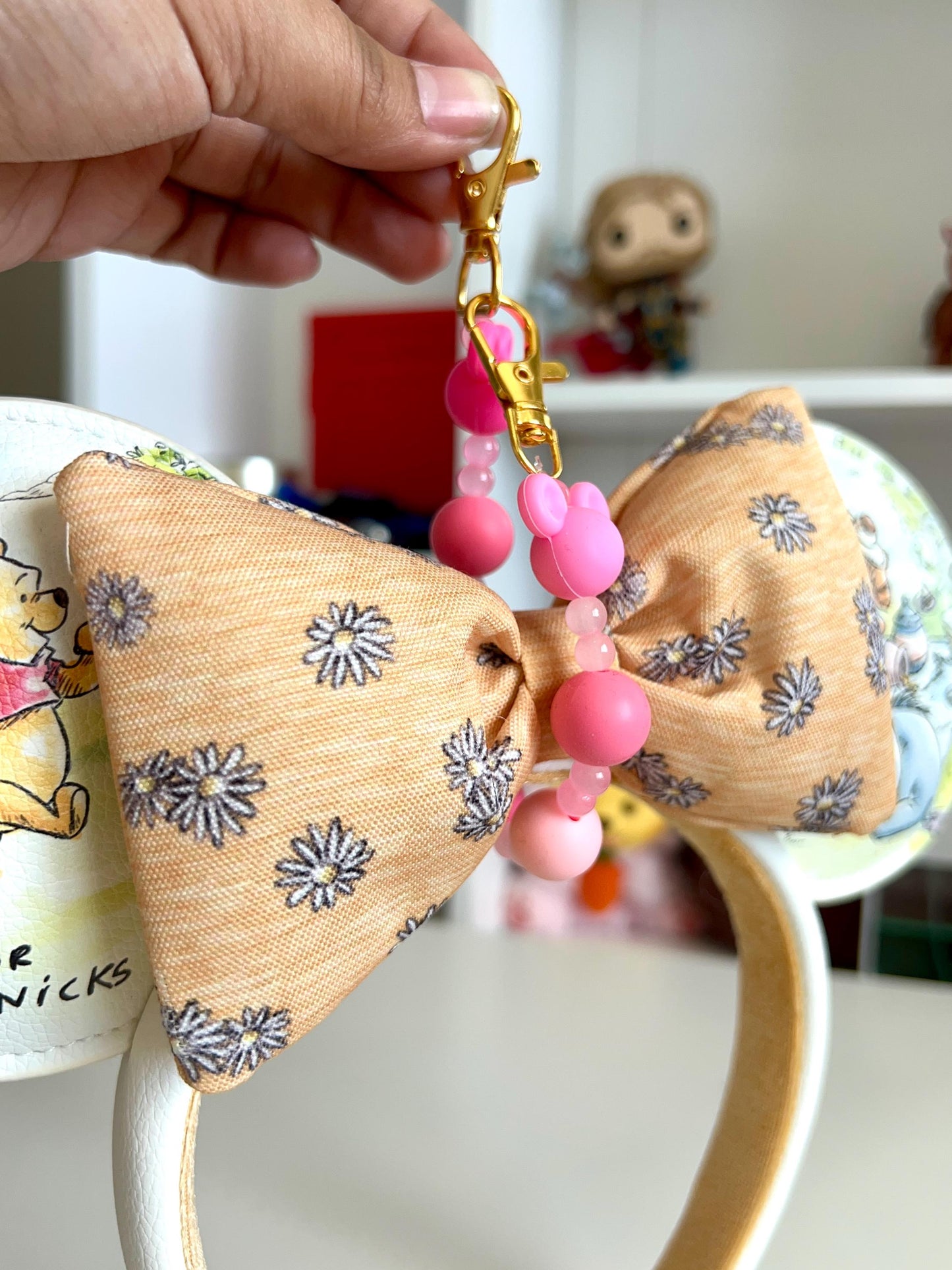 Ear Holder Keychain – With Bow